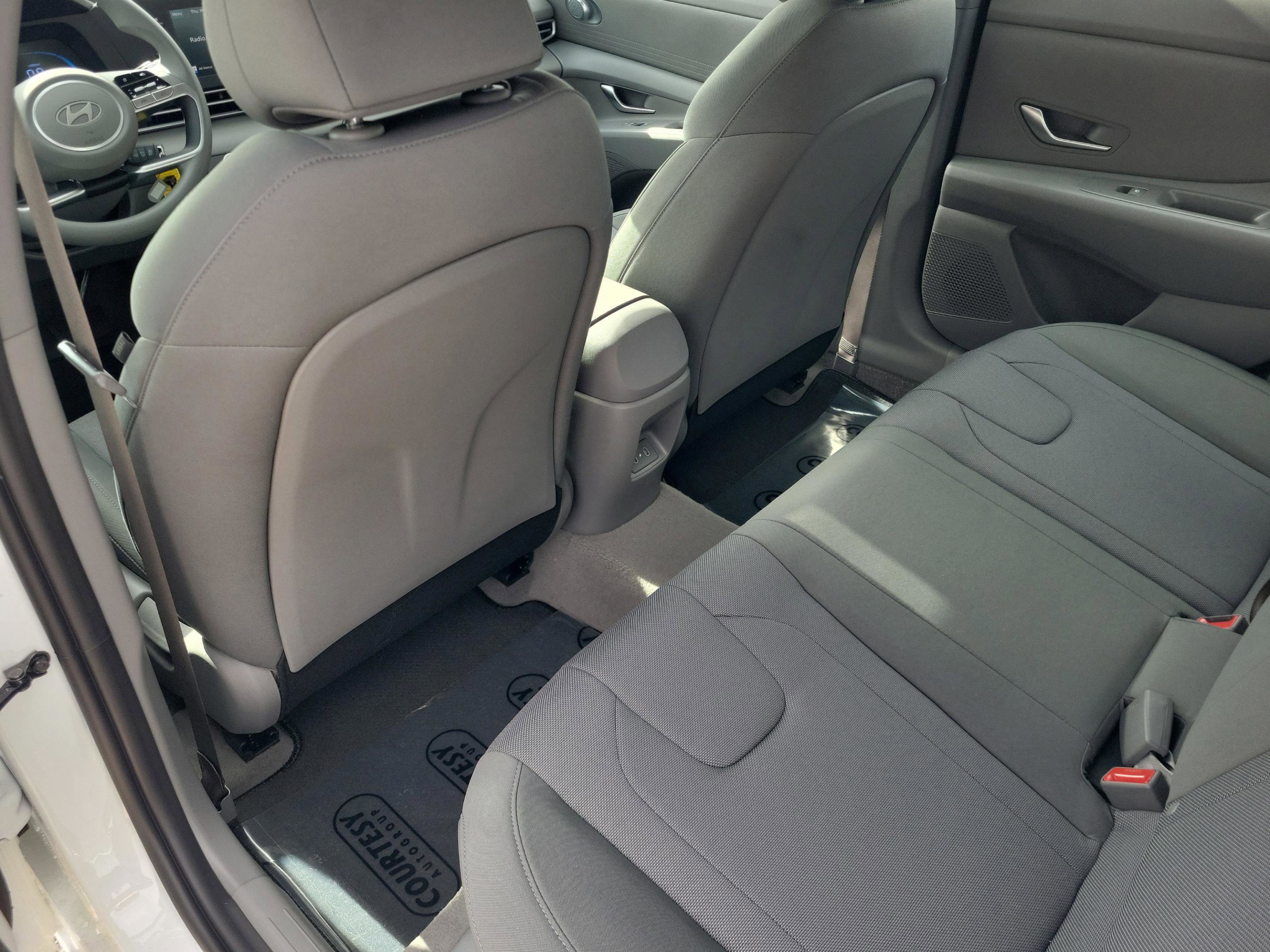 New 2026 Hyundai Elantra SE FWD image 10