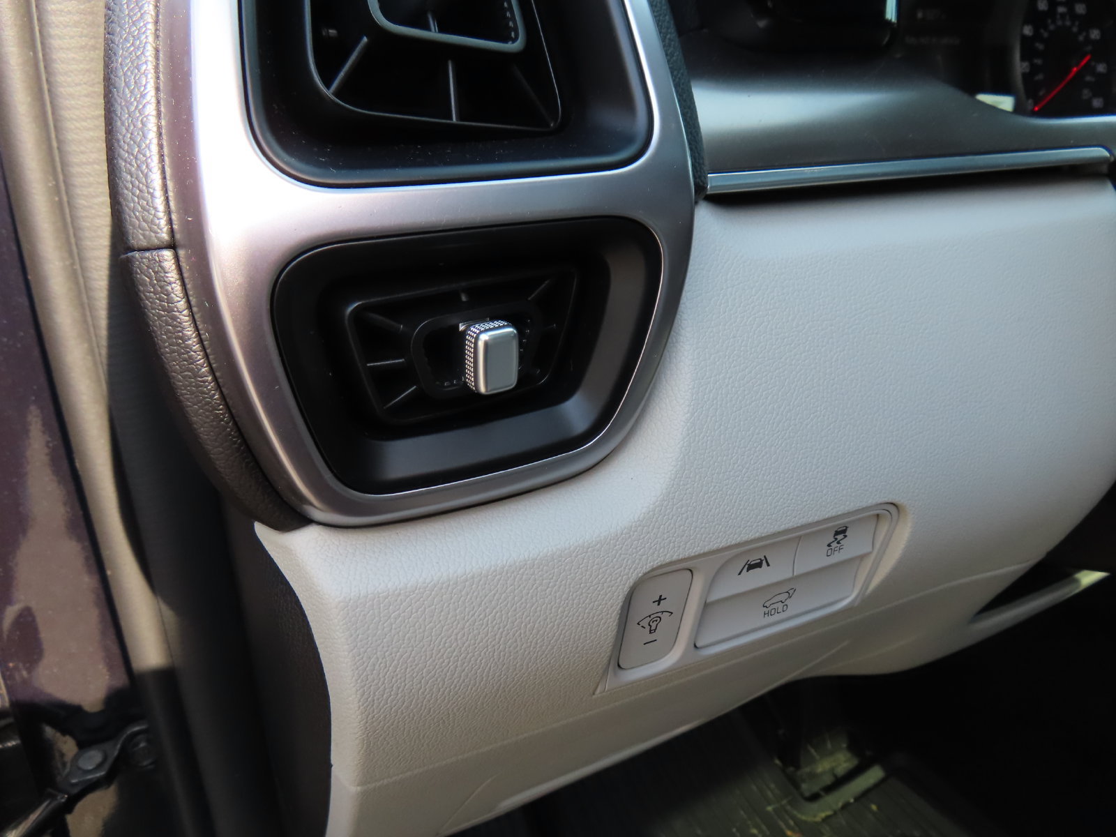 Used 2022 Kia Sorento EX w/ Panoramic Sunroof Package AWD/4WD image 13