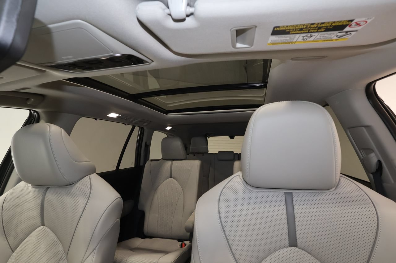 Used 2026 Toyota Grand Highlander AWD image 17