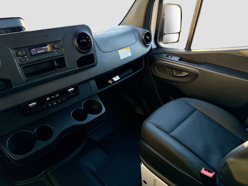 Used 2025 Mercedes-Benz Sprinter 2500 image 22