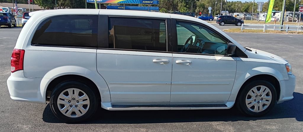 Used 2017 Dodge Grand Caravan SE w/ Power Window Group image 2