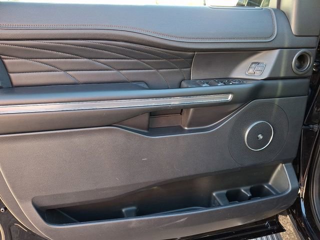 Used 2019 Ford Expedition Platinum image 14