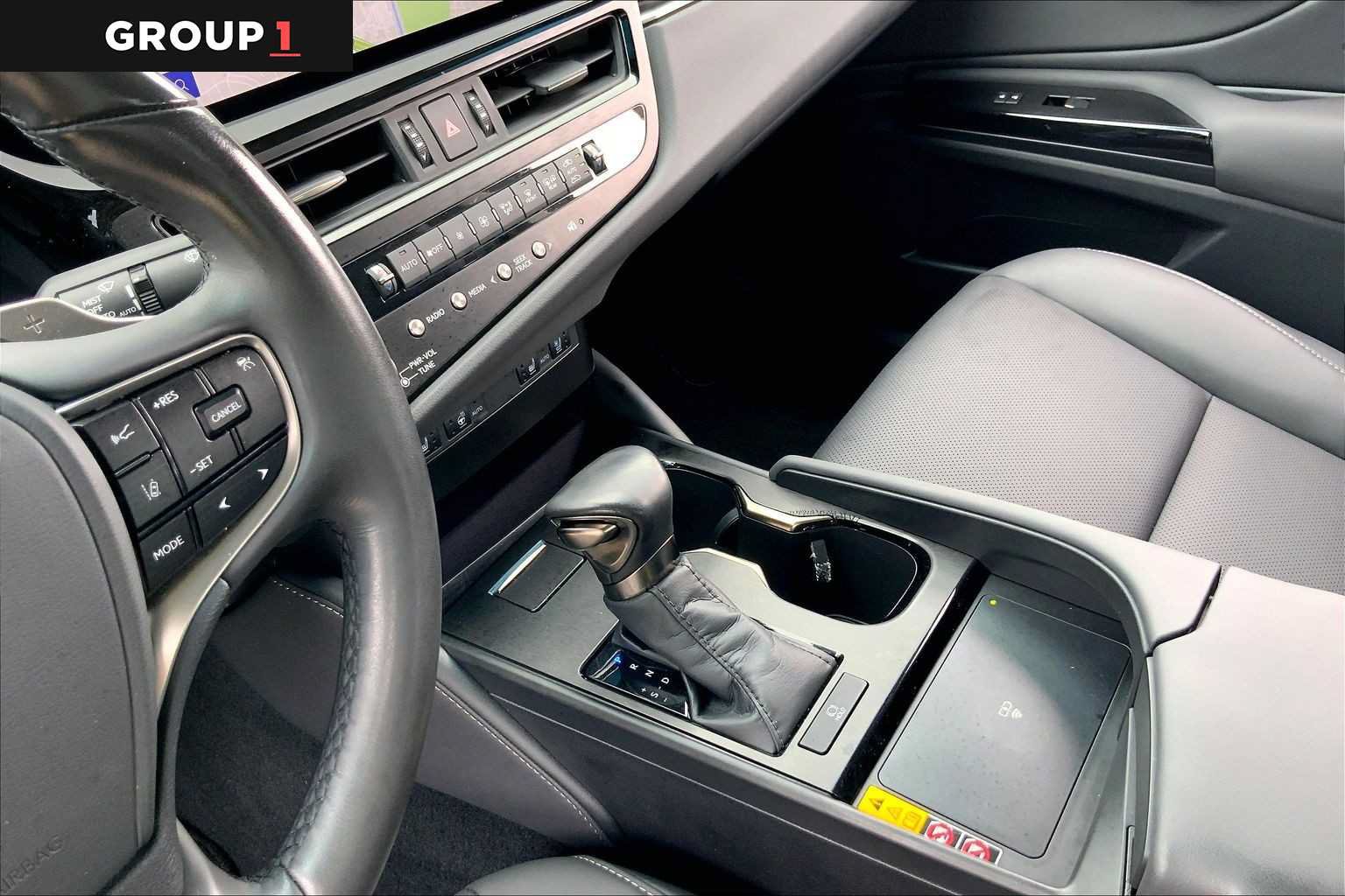 Used 2024 Lexus ES 350 w/ Premium Package FWD image 16