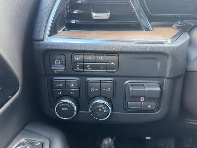 New 2026 Chevrolet Suburban High Country w/ Sun And Tow Package AWD/4WD image 36