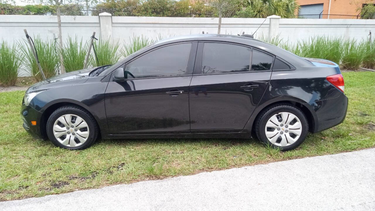 Used 2016 Chevrolet Cruze LS image 9