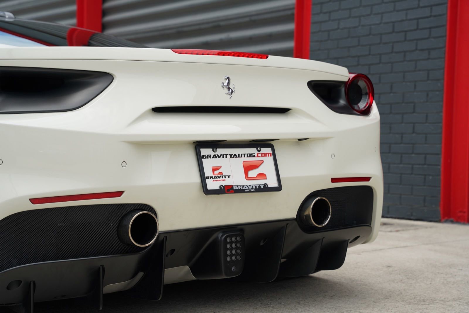 Used 2016 Ferrari 488 GTB RWD image 3