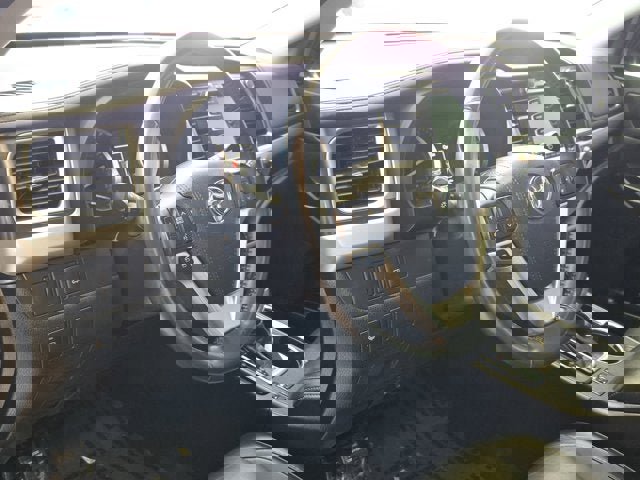 Used 2016 Toyota Highlander XLE AWD/4WD image 21