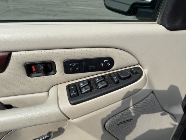 Used 2003 Cadillac Escalade AWD image 12