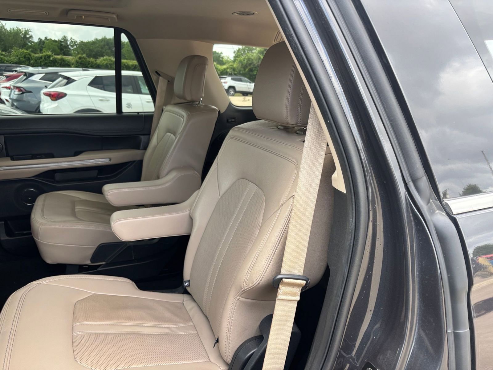 Used 2024 Ford Expedition Limited AWD/4WD image 27
