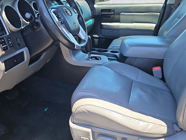 Used 2017 Toyota Sequoia SR5 w/ Premium Package RWD image 24