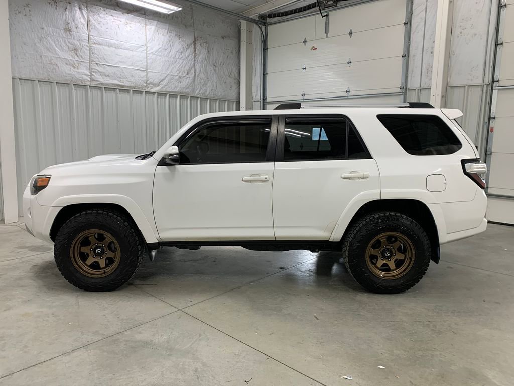 Used 2016 Toyota 4Runner SR5 image 22