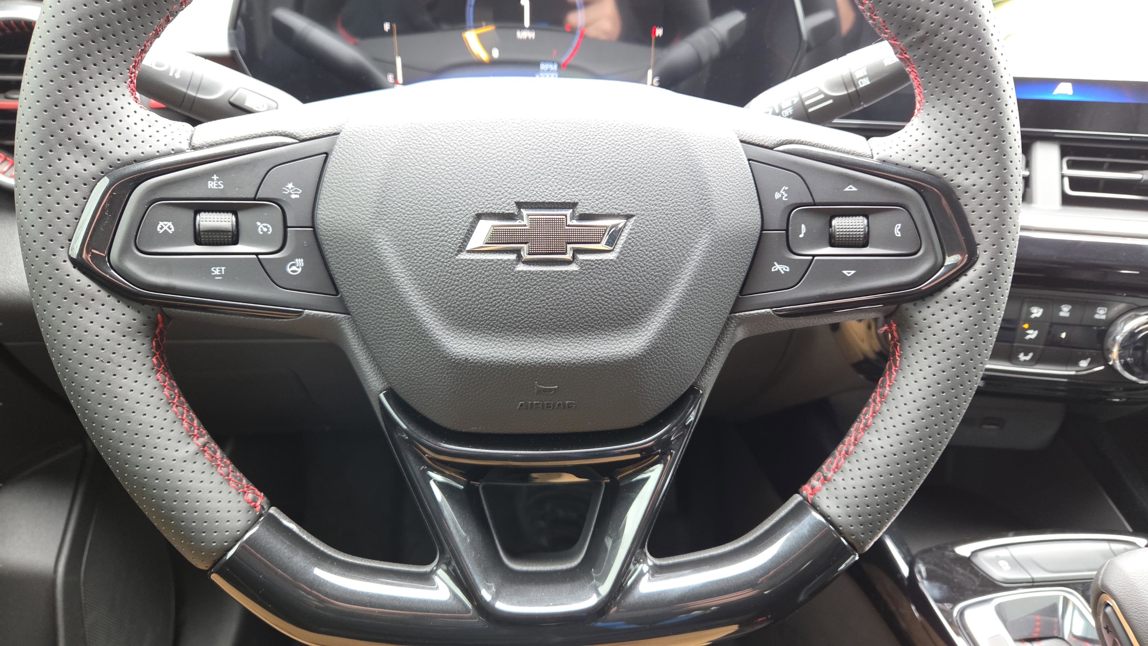 New 2026 Chevrolet Trax RS w/ Driver Confidence Package image 25