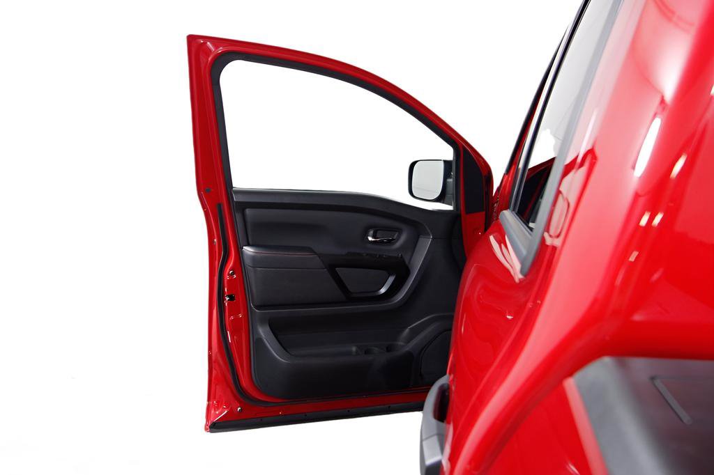 Used 2024 Nissan Titan PRO-4X w/ Off Road Protection Package image 12