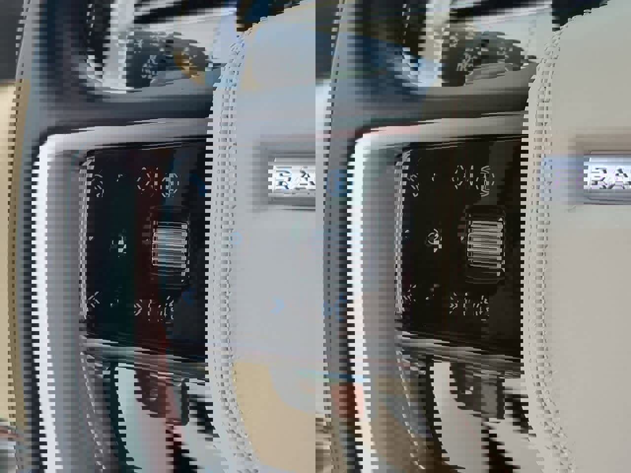 Certified 2024 Land Rover Range Rover SE image 24