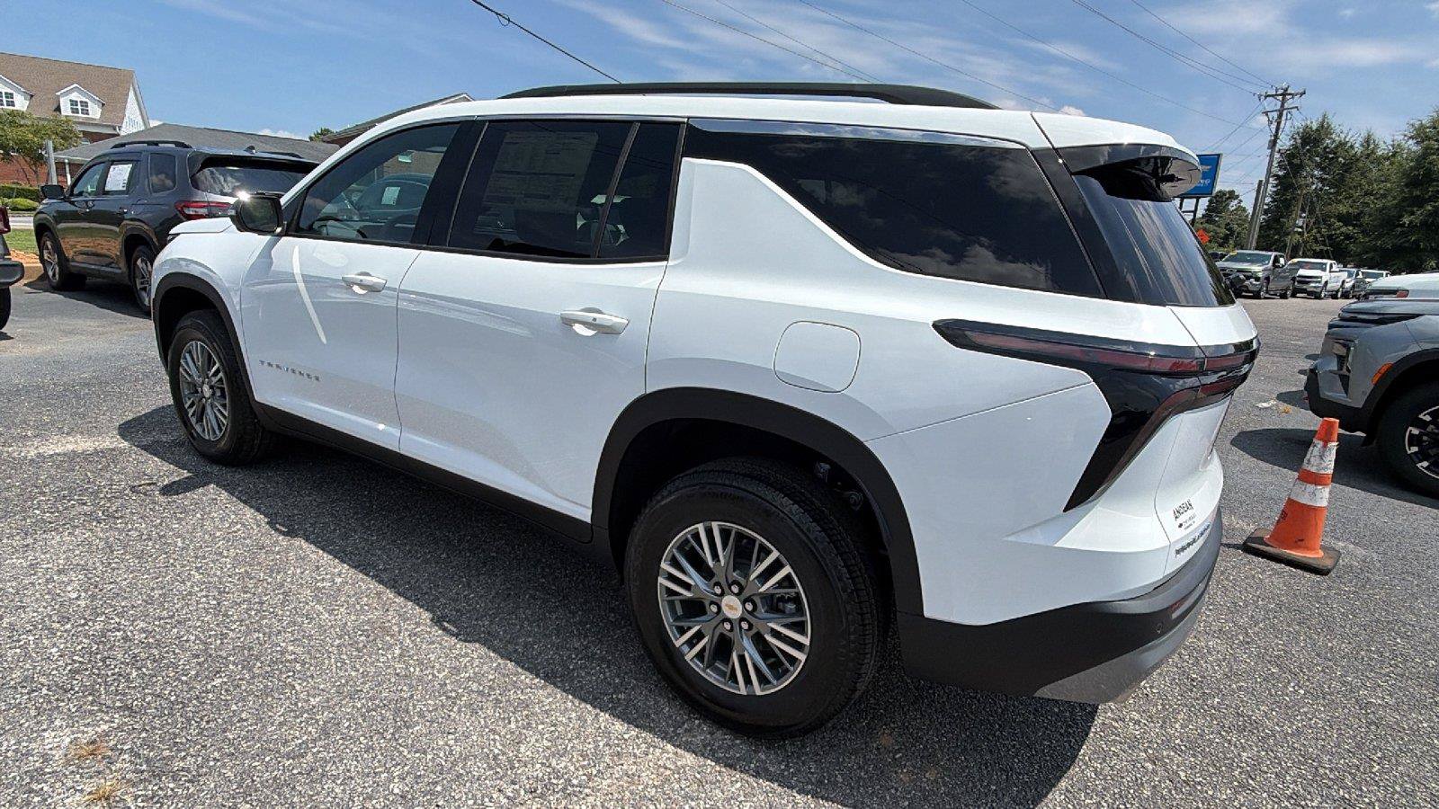 New 2026 Chevrolet Traverse LT w/ Driver Confidence Package FWD image 10