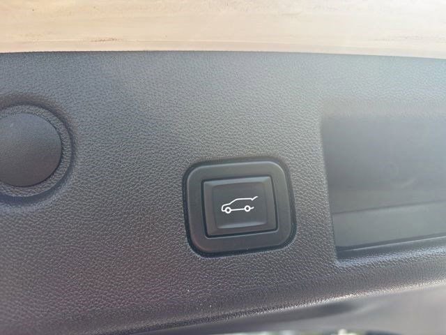 Used 2023 Chevrolet Equinox LT AWD/4WD image 36