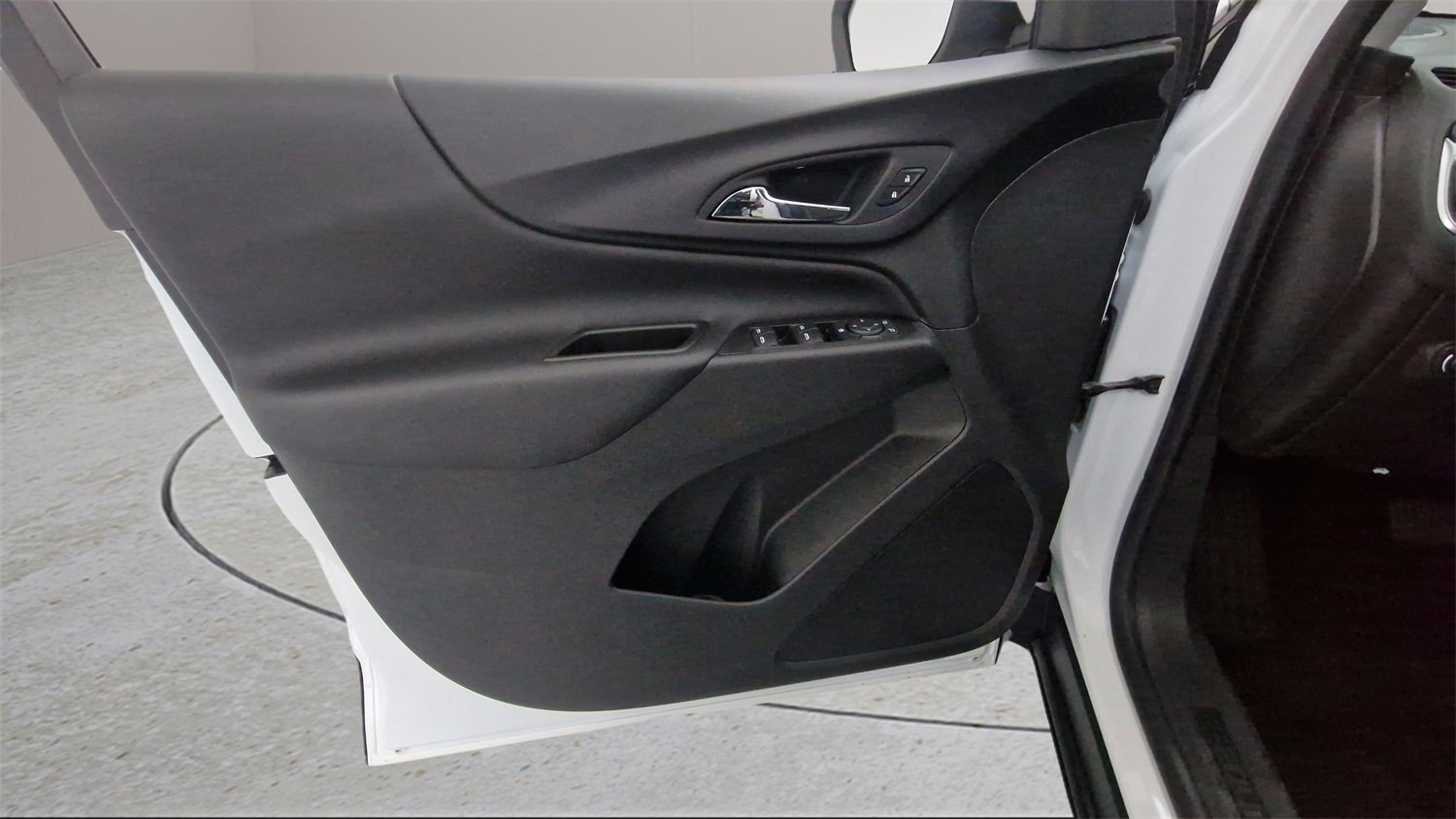 Certified 2022 Chevrolet Equinox LT w/ LPO, Floor Liner Package image 38