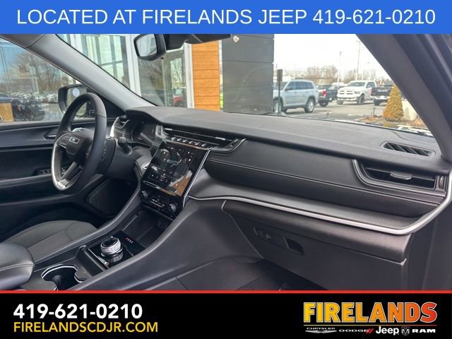 Used 2023 Jeep Grand Cherokee Laredo w/ Luxury Tech Group I image 16