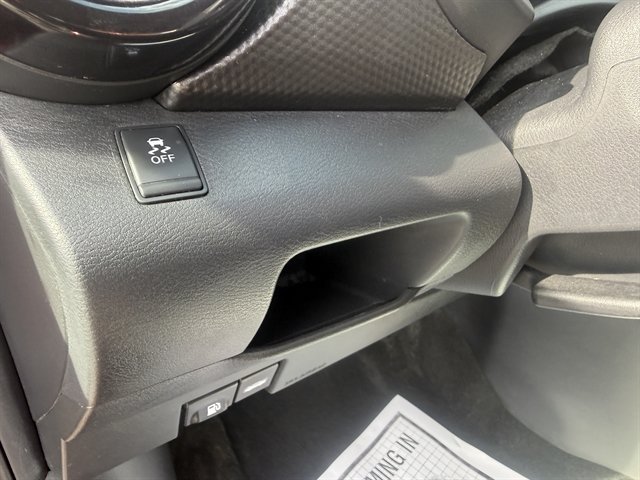 Used 2019 Nissan Kicks SV FWD image 9