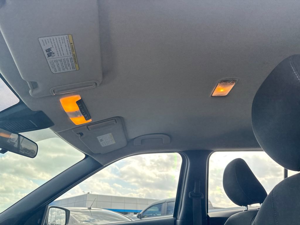 Used 2020 Nissan Kicks S image 23