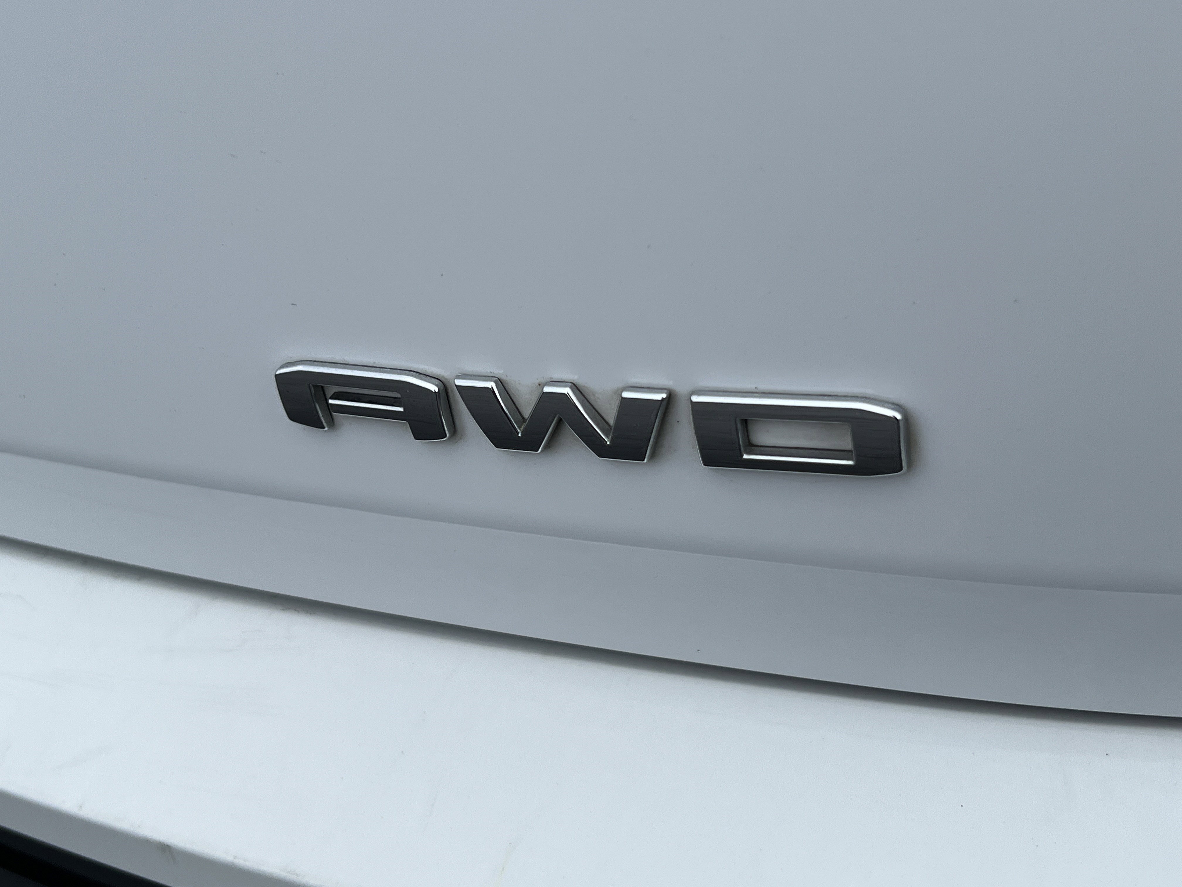 Used 2024 GMC Terrain SLE AWD/4WD image 10