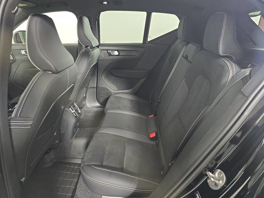 Used 2023 Volvo XC40 Recharge Plus w/ Protection Package Premier AWD/4WD image 10