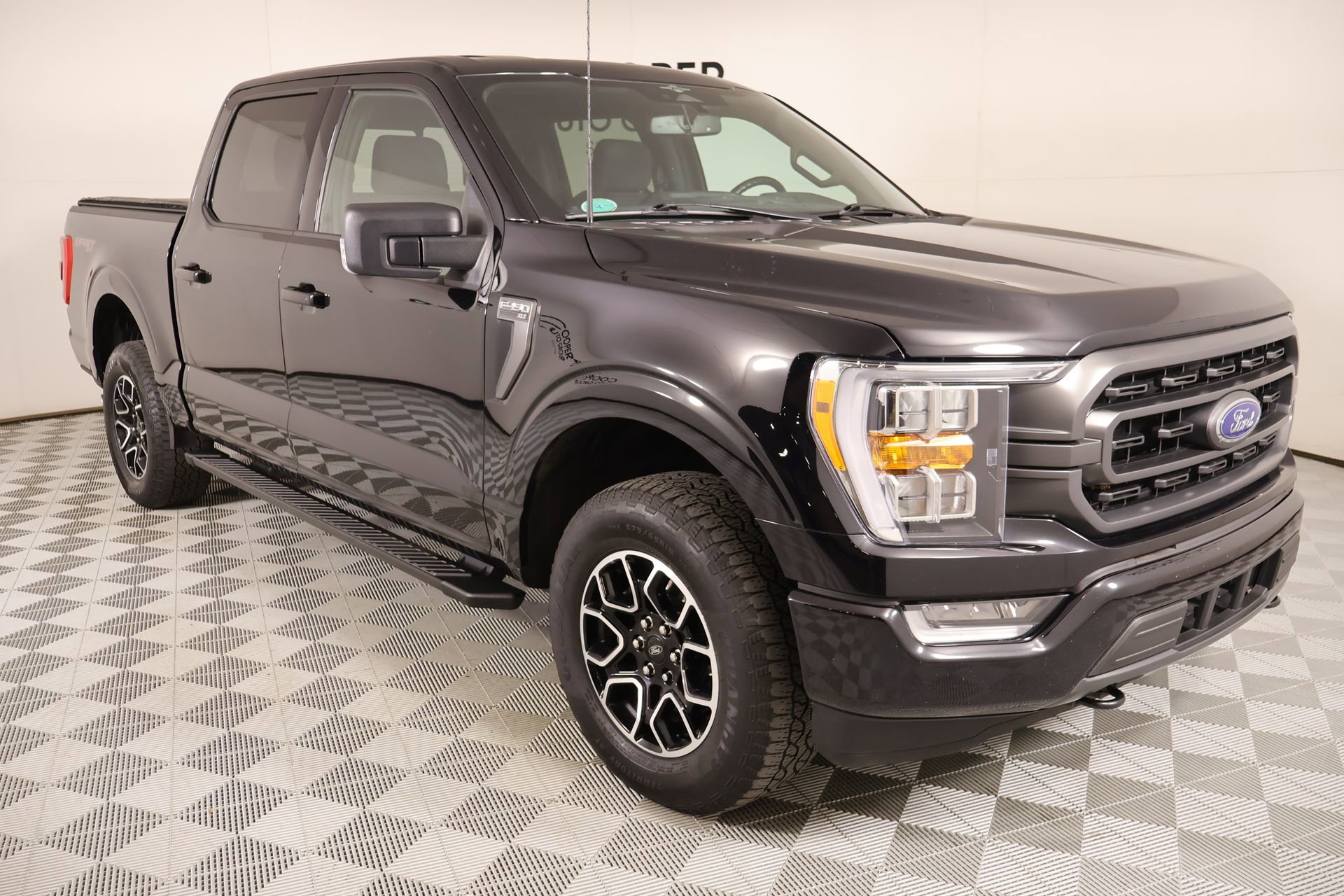 Used 2023 Ford F150 XLT w/ Equipment Group 302A High image 1