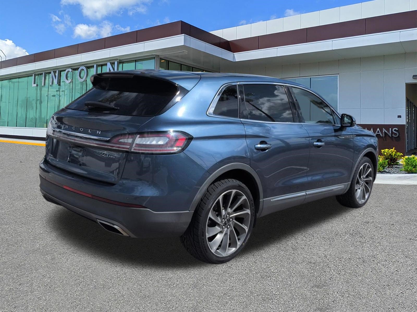 Certified 2019 Lincoln Nautilus Reserve w/ Driver Assistance Package AWD/4WD image 5
