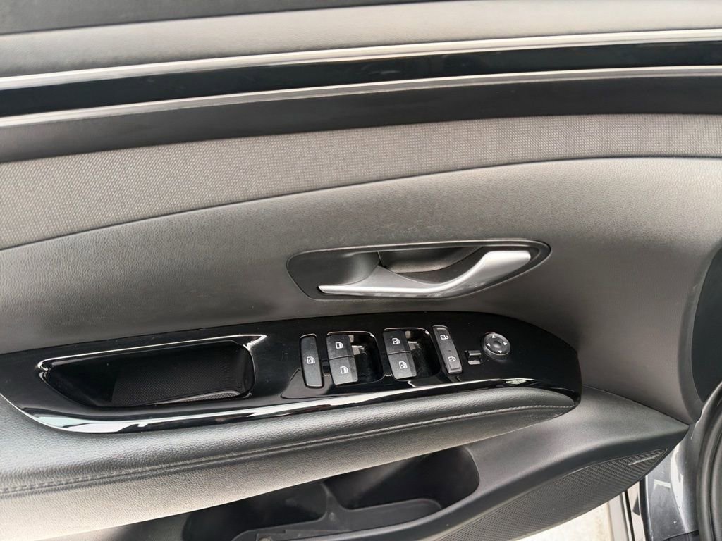 Used 2022 Hyundai Tucson Limited image 11