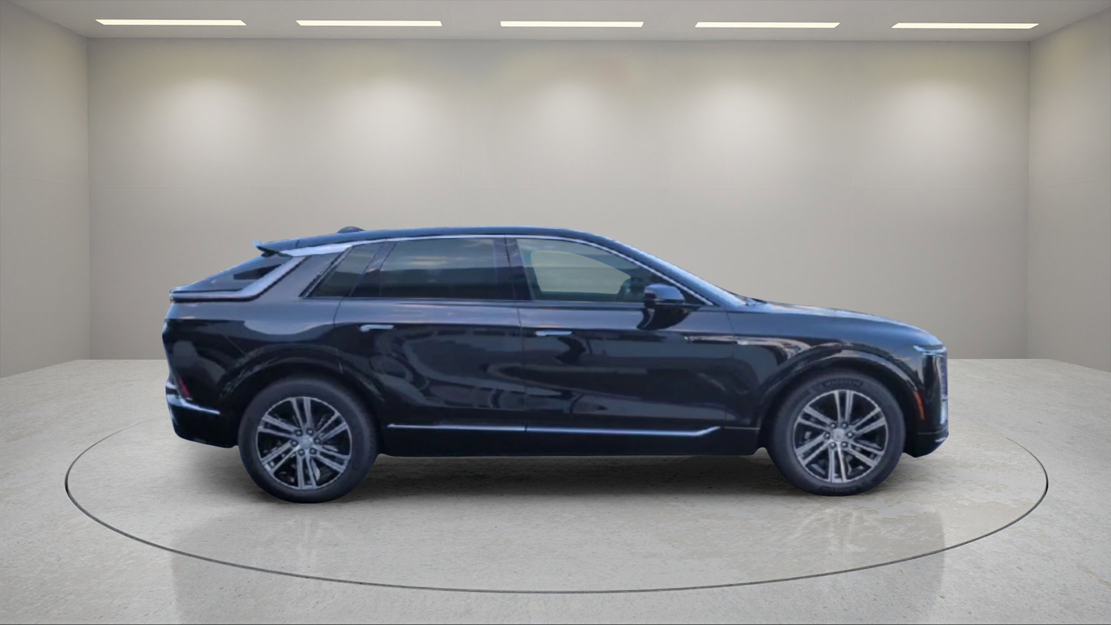 New 2025 Cadillac Lyriq Luxury image 2