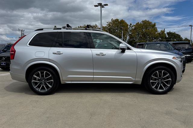 Used 2017 Volvo XC90 T6 Momentum w/ Vision Package AWD/4WD image 2