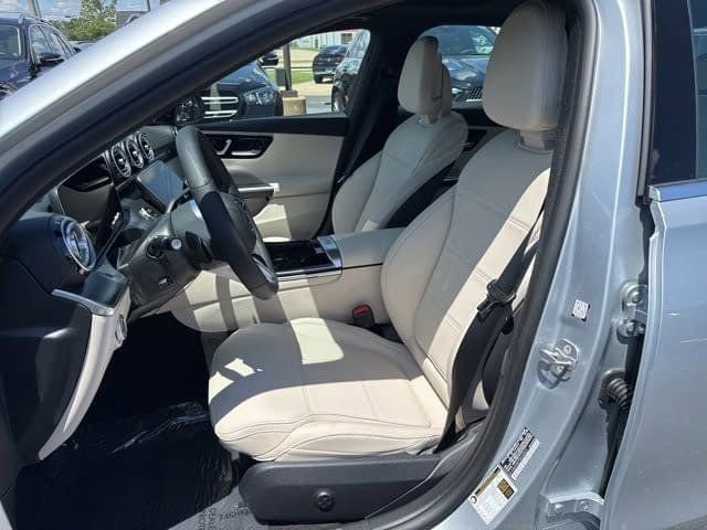 Used 2025 Mercedes-Benz C 300 4MATIC Sedan image 10