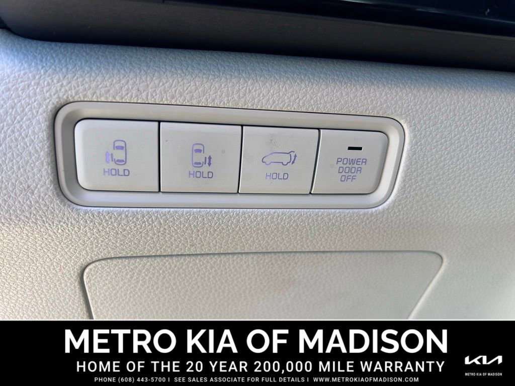 Used 2023 Kia Carnival SX Prestige image 17