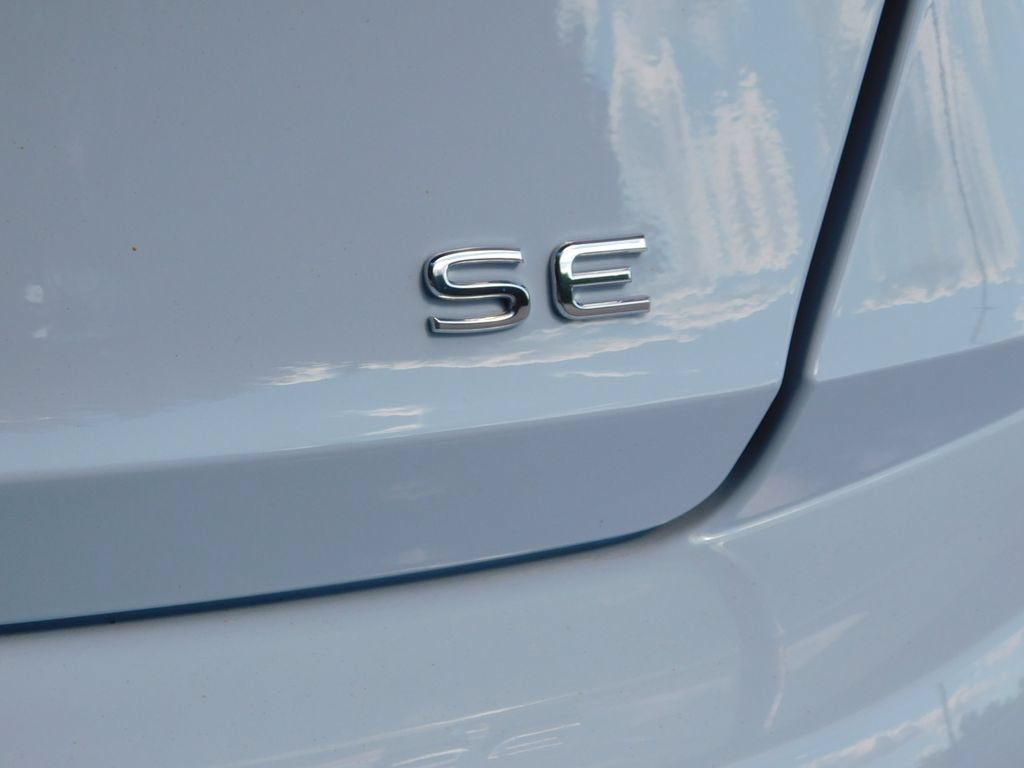 Used 2025 Volkswagen Jetta SE FWD image 35