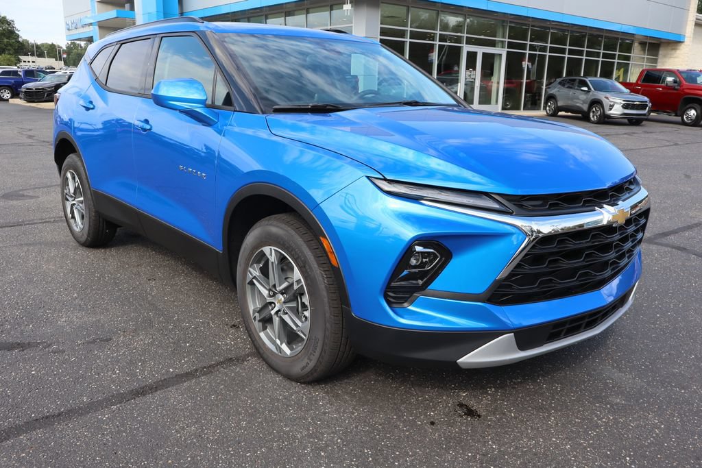 New 2026 Chevrolet Blazer LT w/ Convenience Package FWD image 2
