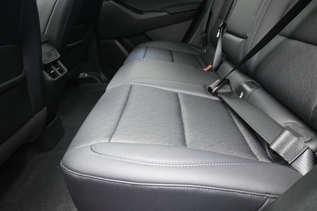 New 2026 Chevrolet Equinox LT w/ Convenience Package II FWD image 16