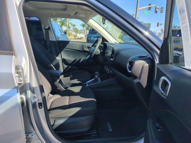 Used 2024 Hyundai Venue SEL FWD image 30