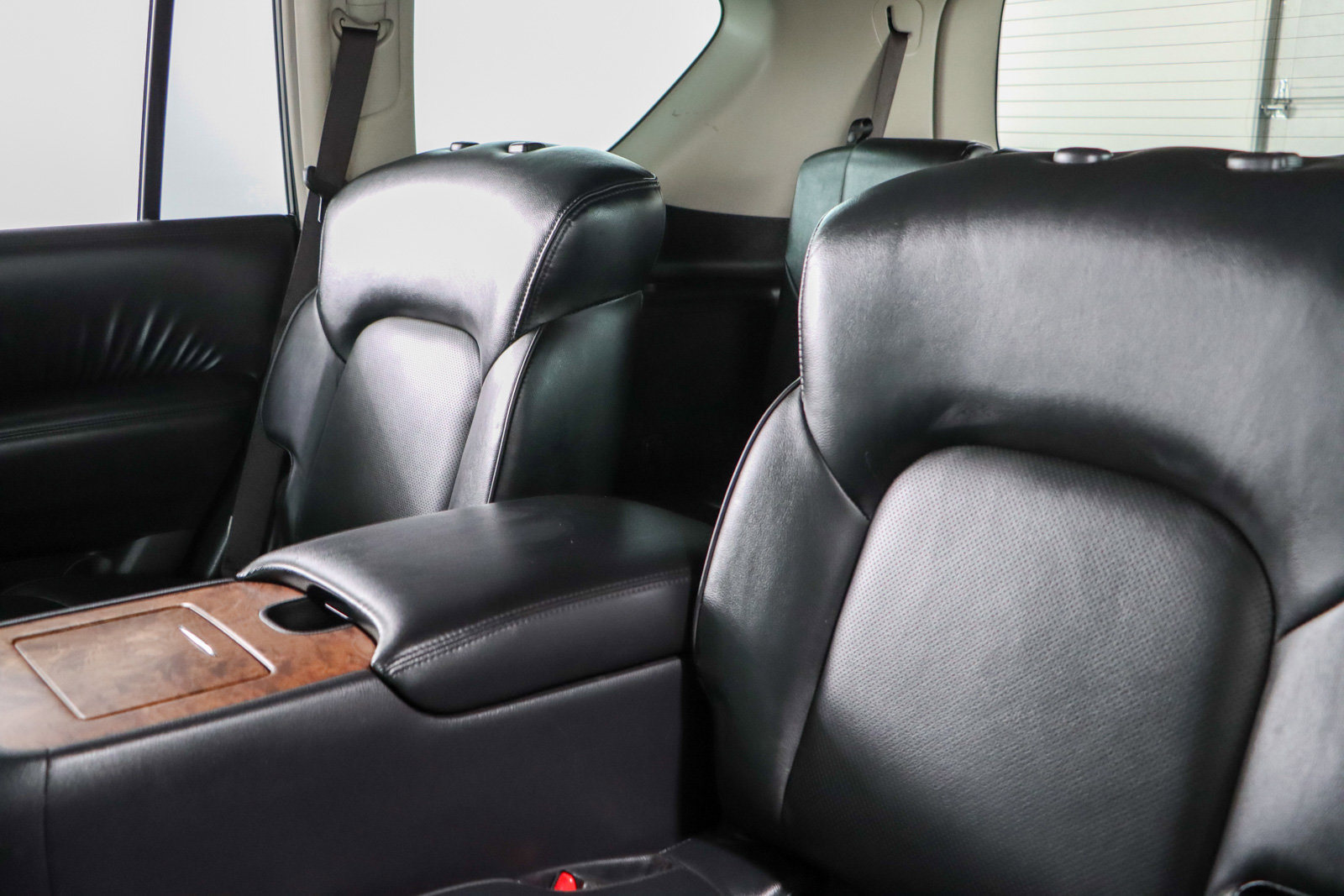 Used 2022 Nissan Armada SL w/ Captain's Chairs Package image 26
