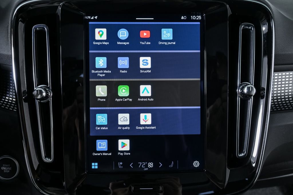 Certified 2025 Volvo XC40 B5 Plus image 15