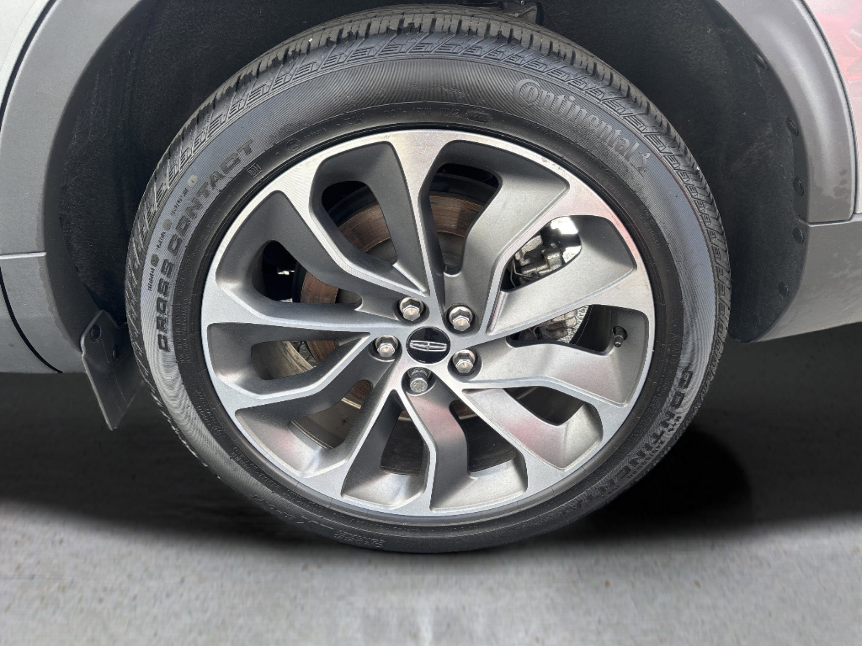 Used 2023 Lincoln Nautilus Reserve image 33