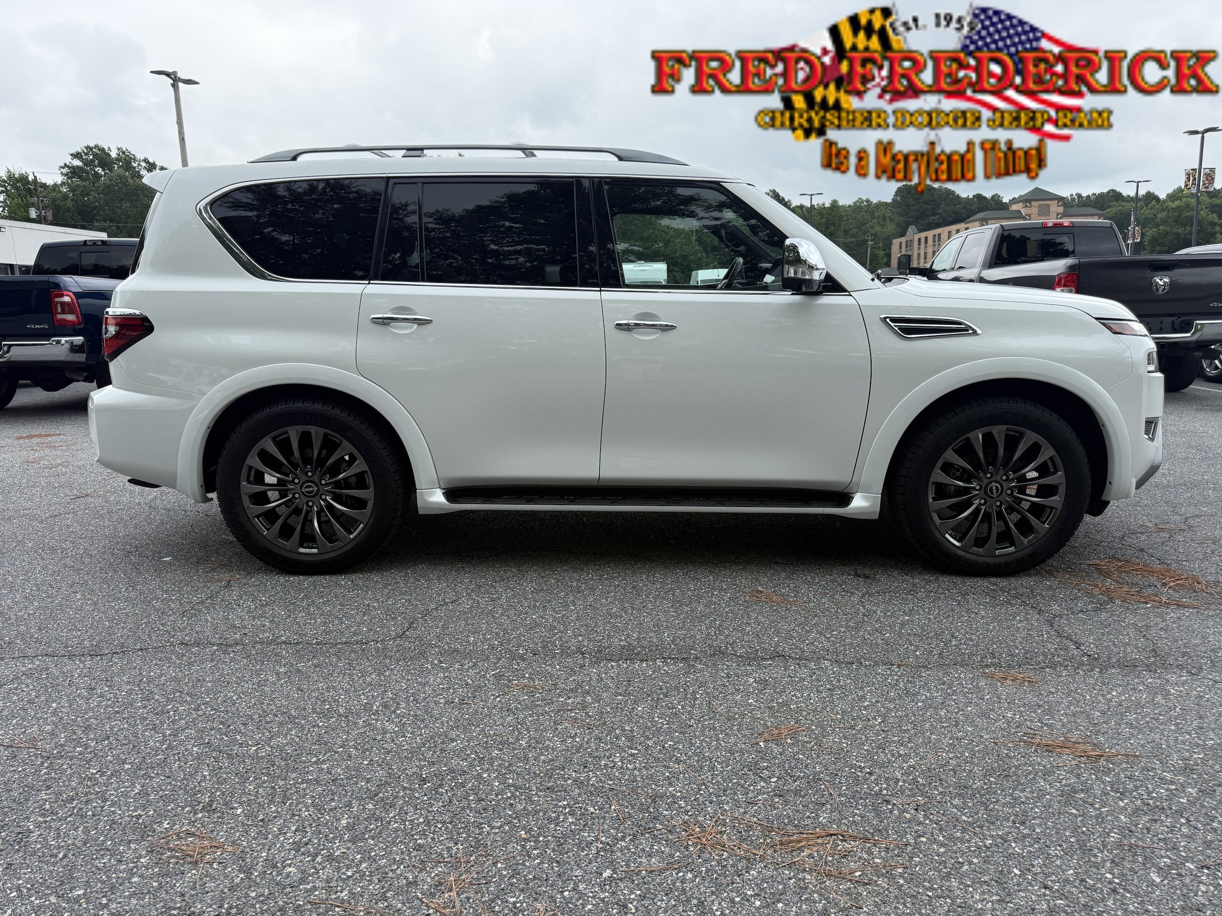 Used 2023 Nissan Armada Platinum w/ Captain's Chairs Package AWD/4WD image 9