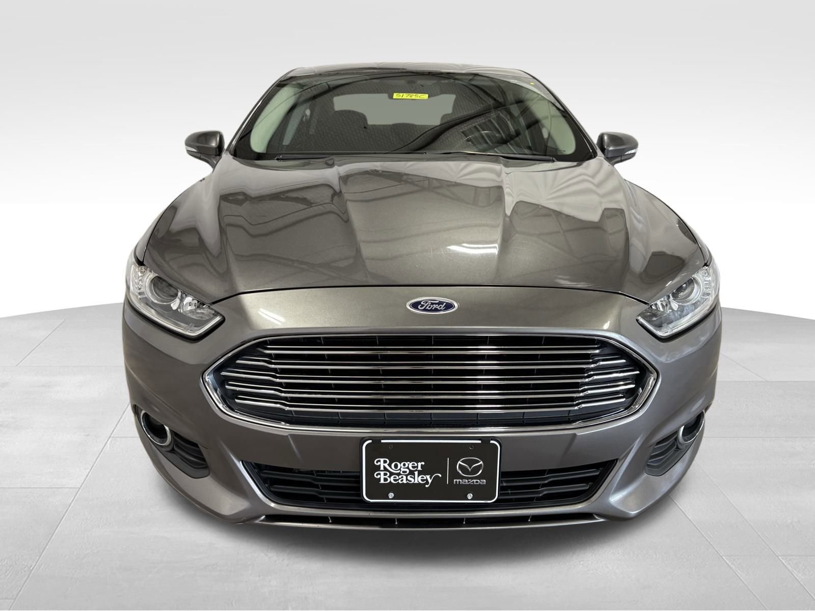 Used 2013 Ford Fusion SE image 2