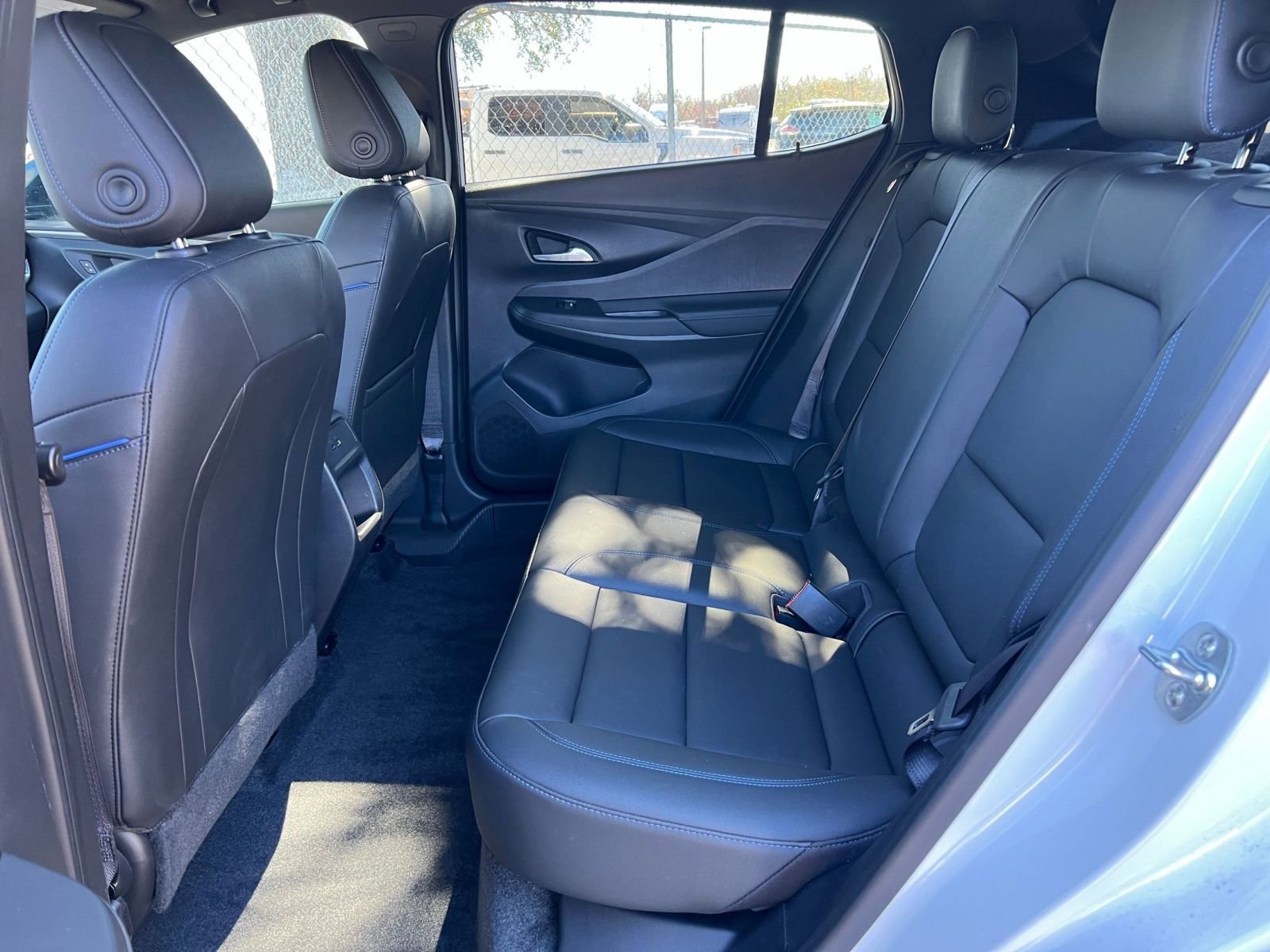 Used 2025 Buick Envista Sport Touring image 35