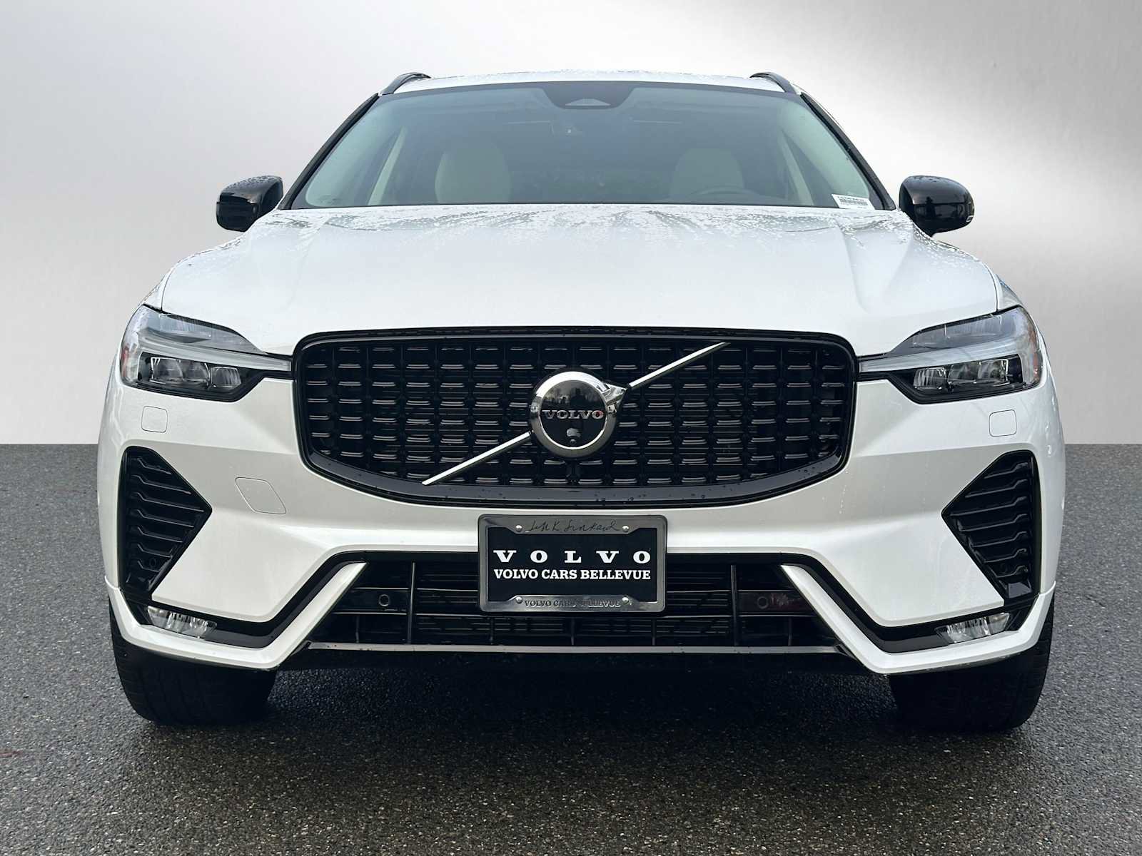 Used 2025 Volvo XC60 B5 Plus w/ Protection Package Premier image 8