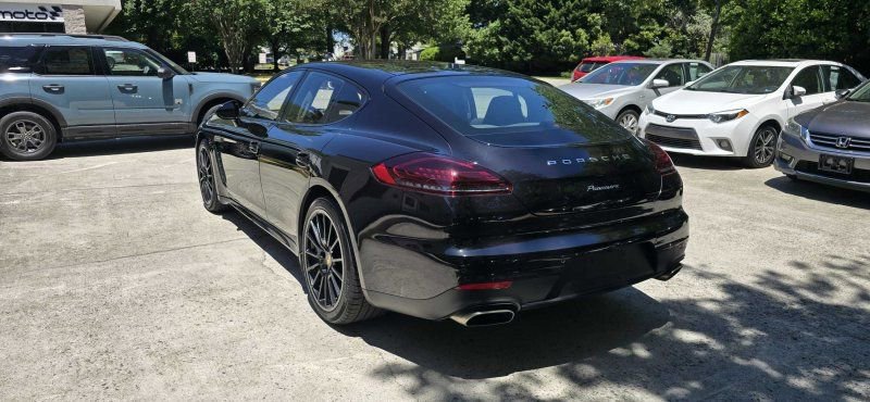 Used 2016 Porsche Panamera 4 AWD/4WD image 3