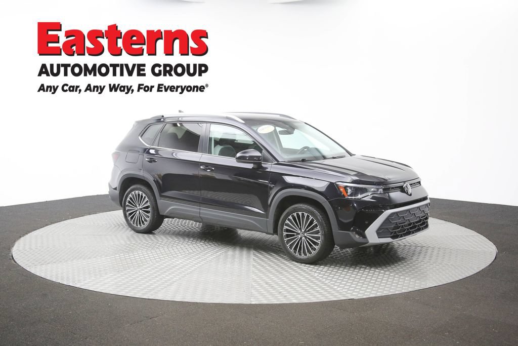 Used 2025 Volkswagen Taos SE FWD image 44