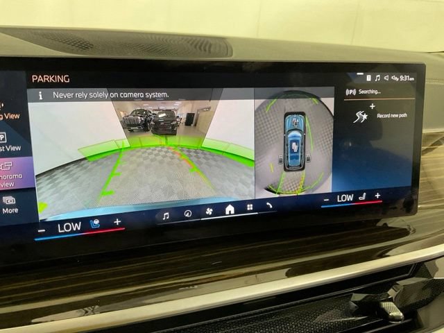 Used 2024 BMW X7 xDrive40i w/ Premium Package AWD/4WD image 14