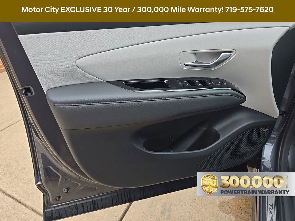 New 2025 Hyundai Tucson Limited image 14