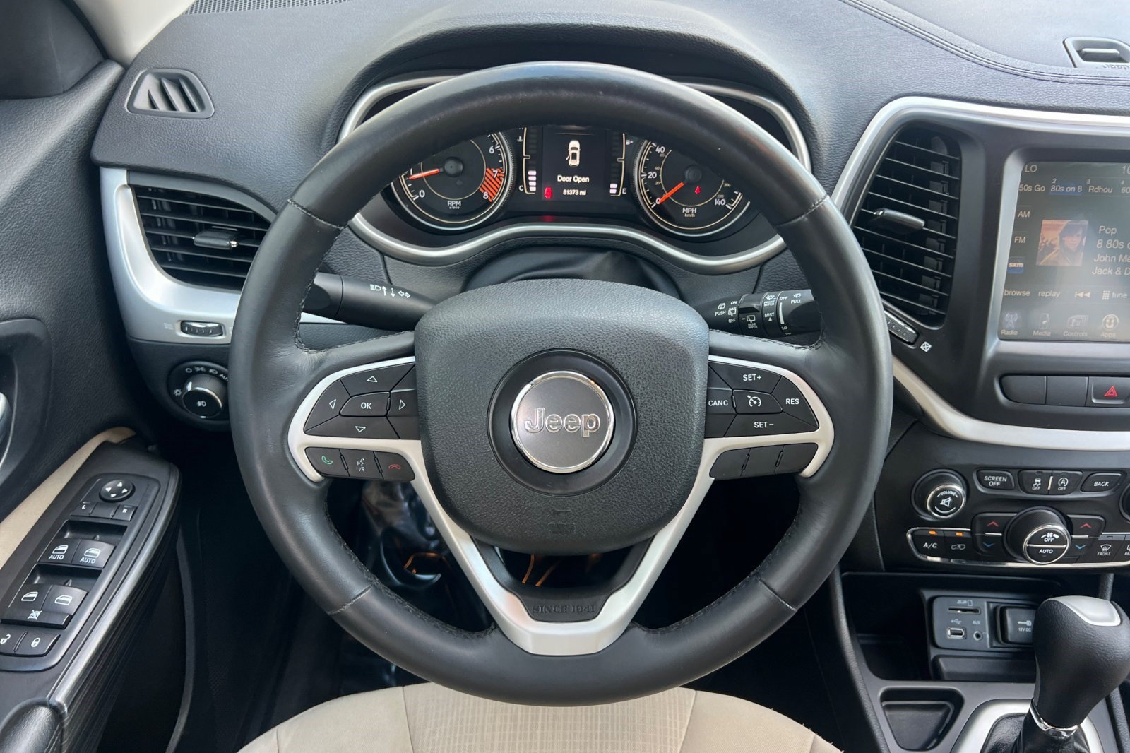 Used 2015 Jeep Cherokee Latitude w/ Comfort/Convenience Group FWD image 10