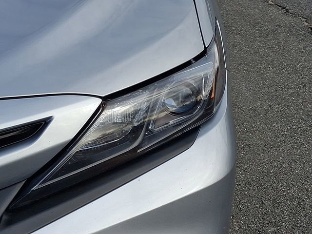 Used 2023 Toyota Camry SE image 9